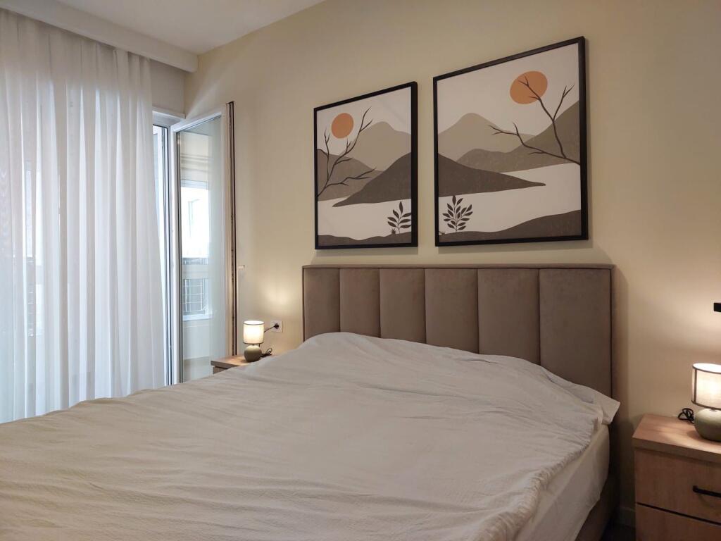 🏙️ **APARTAMENT LUKSOZ 2+1 ME QERA – RRUGA E ELBASANIT!**