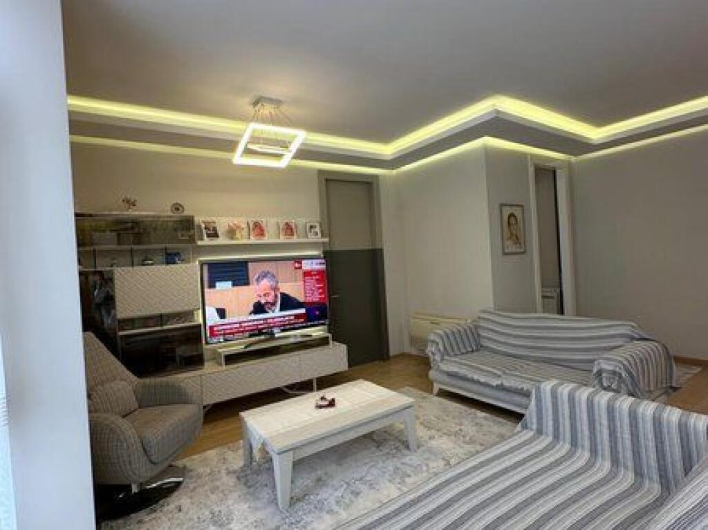 In vendita, Appartamento 2+1+2, Complesso "Kika 2", Comune di Parigi, Tirana.