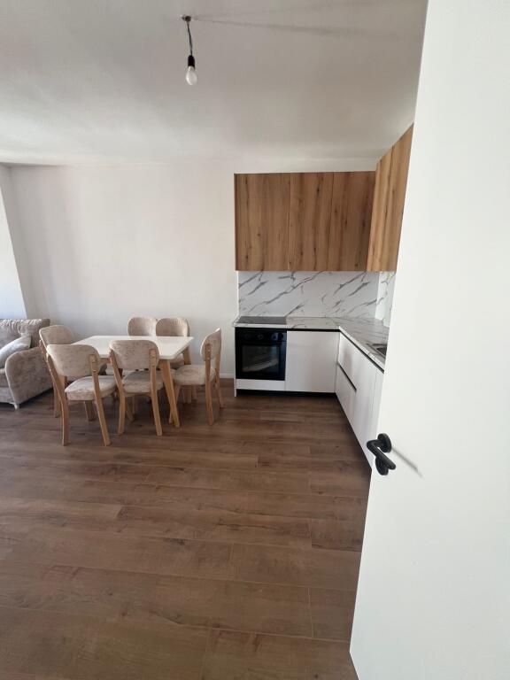 APARTAMENT ME QERA 2+1