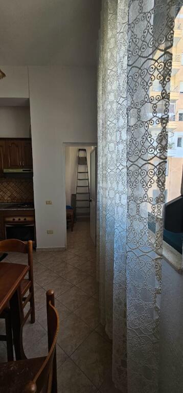 APARTAMENT 2+1+2 ME QERA PRAN MARKATES FRUTA PERIME DURRES