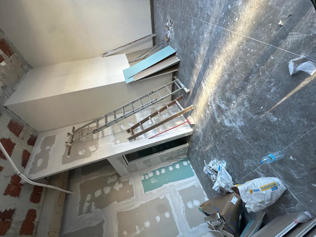 Ambjent biznesi me qera Bathore (Hotel Troci)