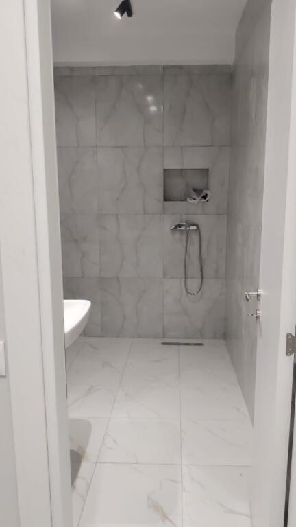 🏡 Jepet me qira apartament 1+1 ne Astir!