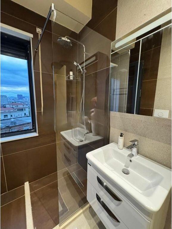 JEPET ME QIRA APARTAMENT 1+1 NE QENDER TE TIRANES 850 € /Muaj