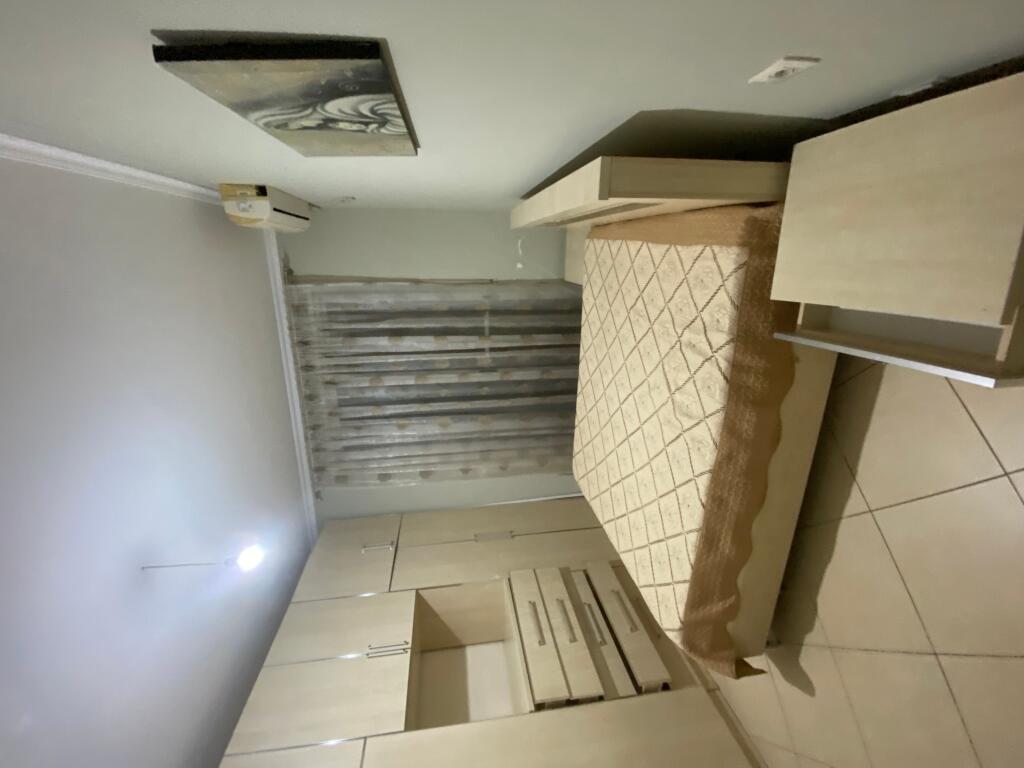 2+1,i mobiluar ,rruga peti liqeni i thate,cmimi 450 euro,ofrohet dhe parkim 70 euro