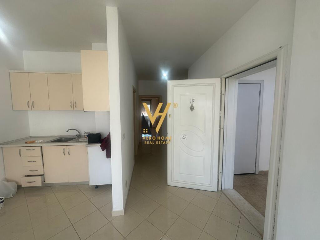 APPARTAMENTO 2+1+VERANDA IN AFFITTO A ASTIR 40.000 LEKE
