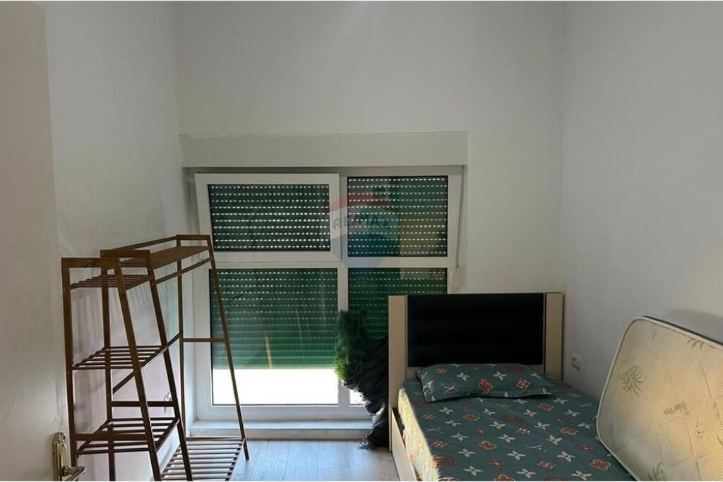 Apartament - Për Shitje - Kompleksi Mangalem
