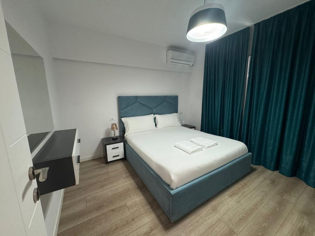 Appartamento 2+1, Petro Nini!