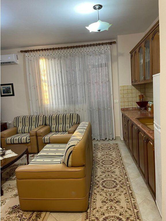 Apartament 2+1 me 2 ballkone me qira – Ish Fusha e Aviacionit, pranë Pallatit të Telebingos!