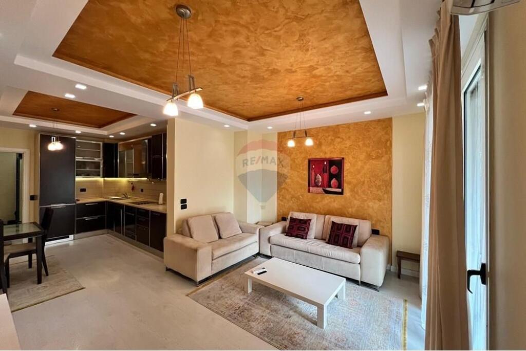 Appartamento 2+1 in affitto vicino al Comune di Parigi!