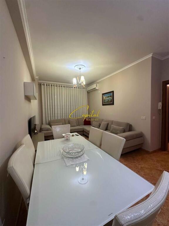 APARTAMENT ME QERA 2+1 ISH STACIONI TRENIT 800 EURO