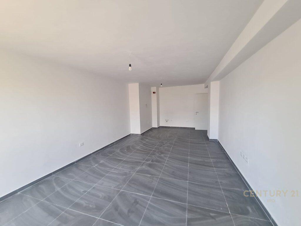 APARTAMENT 2+1 TEK RRUGA 5 MAJI!