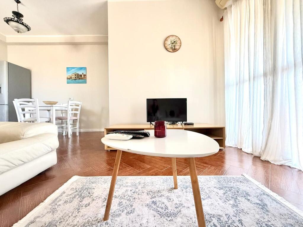 JEPET APARTAMENT ME QERA 2+1 PRANE GJYKATES DURRES