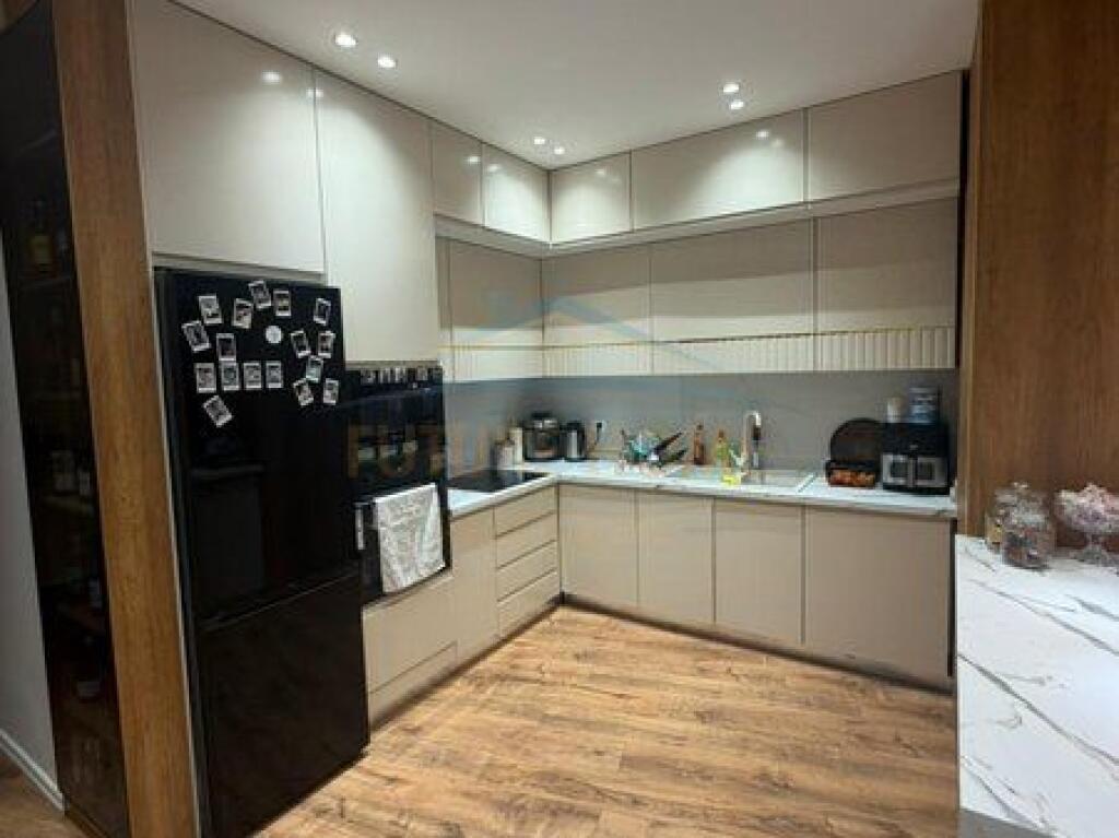 Shitet, Apartament 3+1+2, Liqeni i Thatë, Tiranë