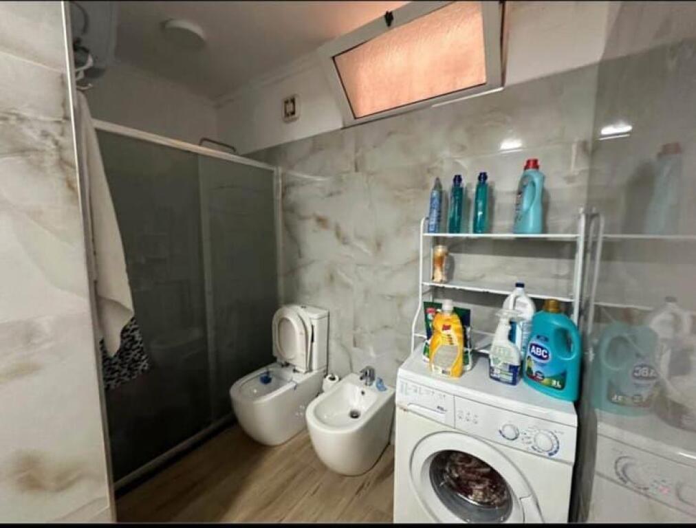 SHITET APARTAMENT 2+1+2 PRANE STADIUMIT DURRES