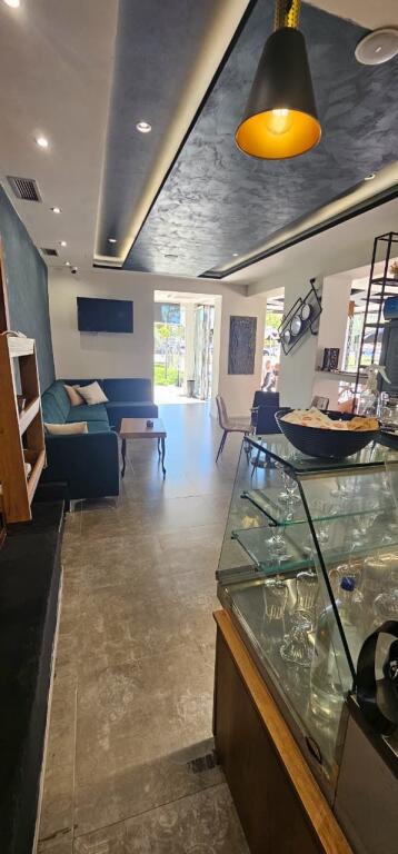 🏪 Commercial space for sale Local 130 m² Currently rented, ready for work, near the Train Station!