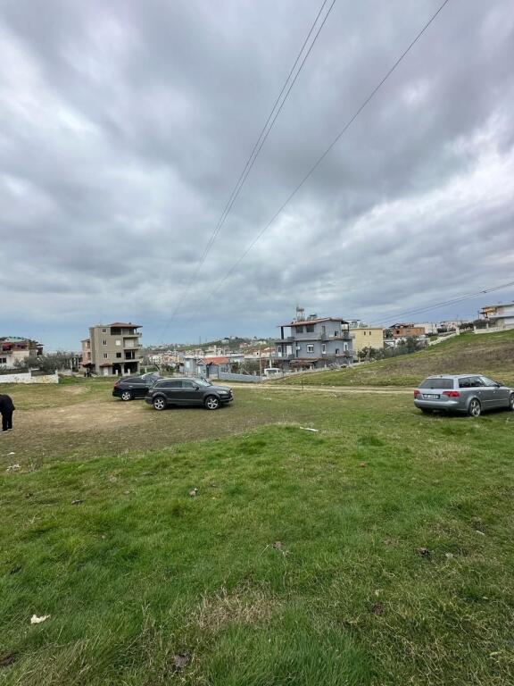 SHITET 1 PARCEL TOKE NE ARAPAJ DURRES