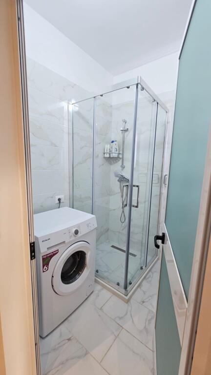 Shitet Super Apartament 1+1 Prane Shkembit Kavajes