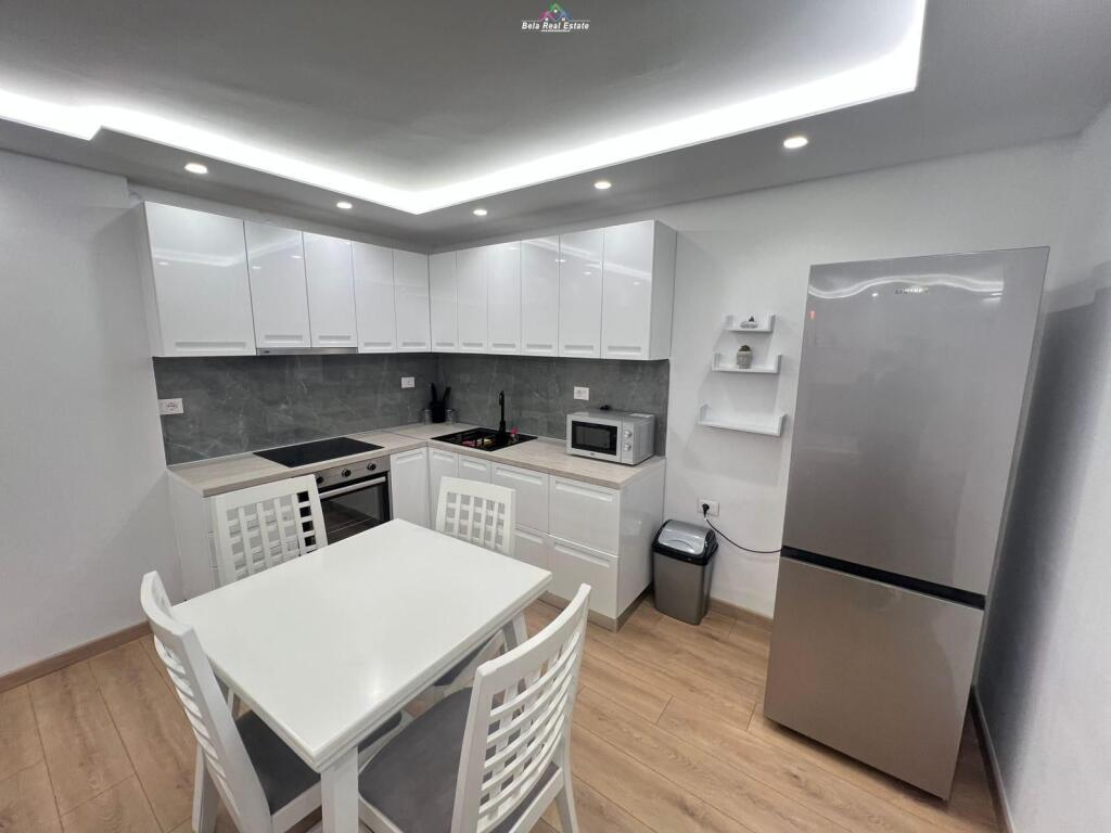 Apartament Me Qera 2+1 Tek Rruga e Barrikadave (ID B221367) Tirane