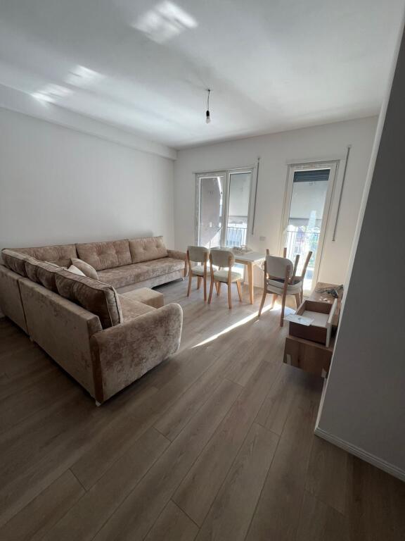 APARTAMENT ME QERA 2+1+2