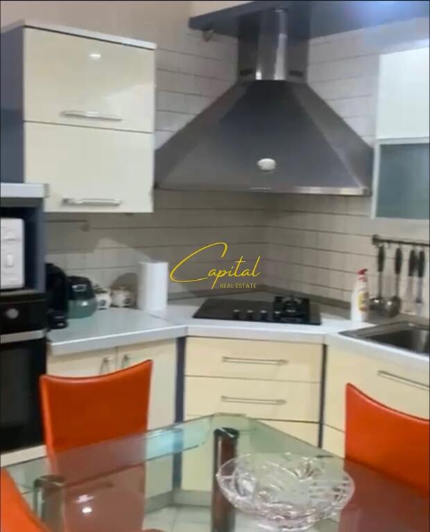 APARTAMENT ME QERA 3+1+2 PAZARI I RI 100.000 LEKE