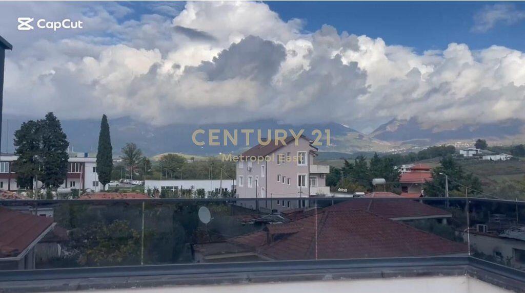 SHITET VILE MODERNE 3-KATESHE ME KOPESHT PRIVAT NE NJE ZONE REZIDENCIALE NE FARKE 550,000 €