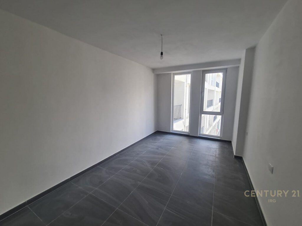 APARTAMENT 2+1 TEK RRUGA 5 MAJI!