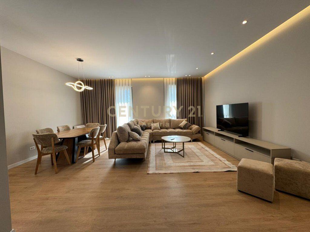 JEPET ME QIRA APARTAMENT 3+1+3 + POST PARKIMI TE "GREEN VALLEY", LIQENI I THATE