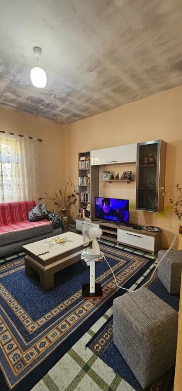 🏡 Shitet Shtëpi Private në Shijak – Mundësi e Artë për Investim ose Banesë Familjare!