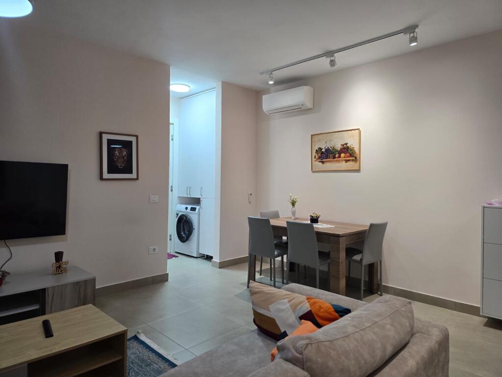 Appartamento 1+1+posto auto in affitto complesso Delijorgji