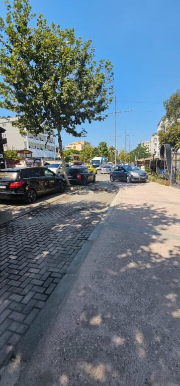 AMBIENT BIZNESI PER DYQANE ZYRA BARE RESTORANTE