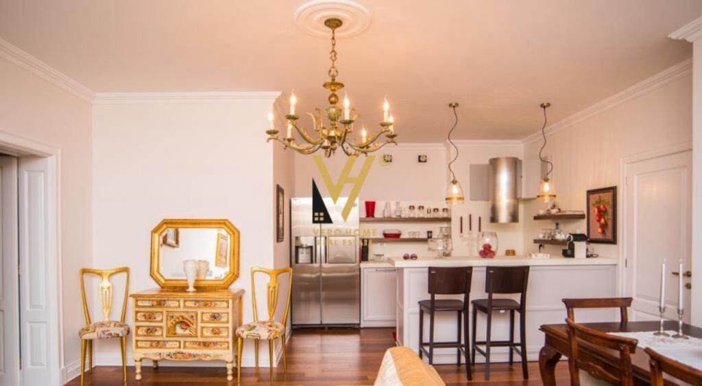 VENDESI APPARTAMENTO 3+1+3+BLK A BLLOK 467.000 EURO