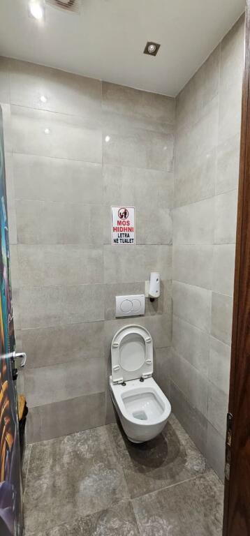 🏪 Commercial space for sale Local 130 m² Currently rented, ready for work, near the Train Station!