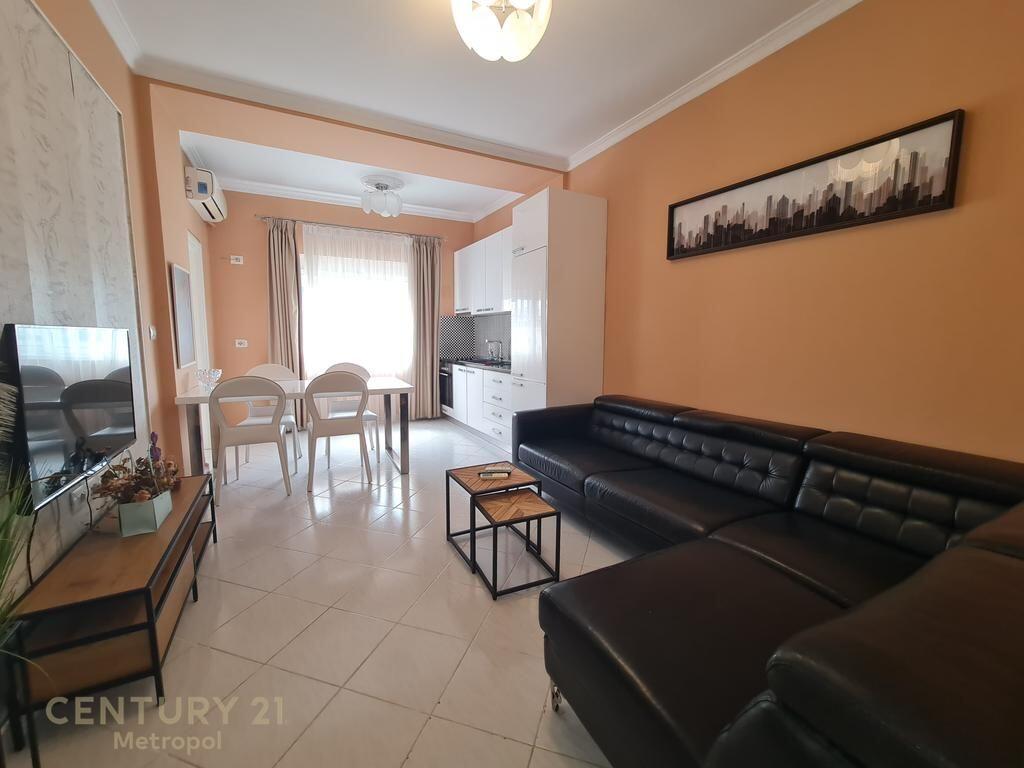 JEPET PER QIRA APARTAMENT 2+1 NE RRUGEN BRIGADA 8- ISH BLLOK! 650 € /Muaj