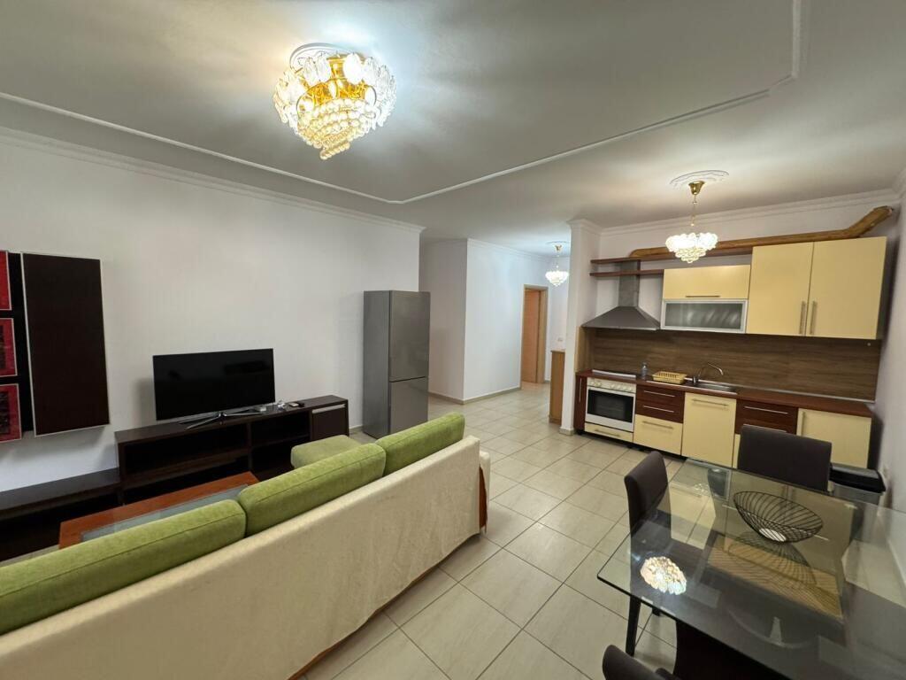 apartament 2+1 tek Liqeni i Thate