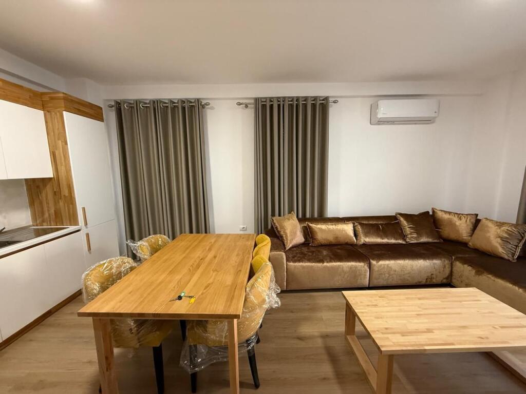 APARTAMENT 3+1 PER QERA NE PORCELAN