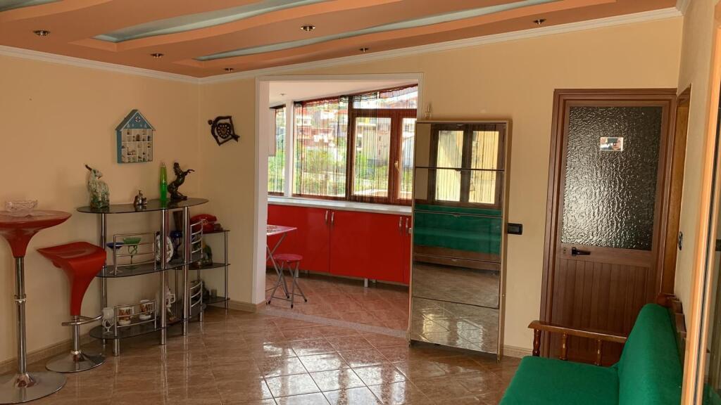 Jepet me qera shtepi private 2+1 tek Rrethrrotullimi Shkozes