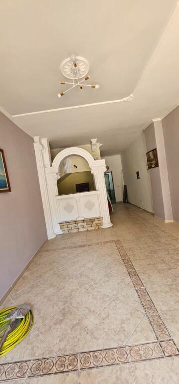 AMBIENT BIZNESI PER DYQANE ZYRA BARE RESTORANTE