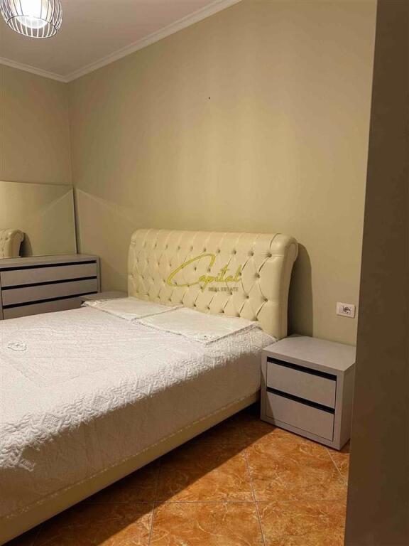 APARTAMENT ME QERA 2+1 ISH STACIONI TRENIT 800 EURO