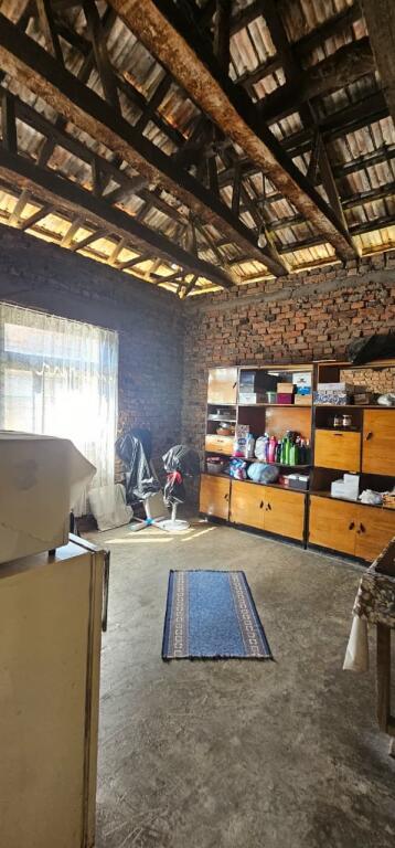 🏡 Shitet Shtëpi Private në Shijak – Mundësi e Artë për Investim ose Banesë Familjare!