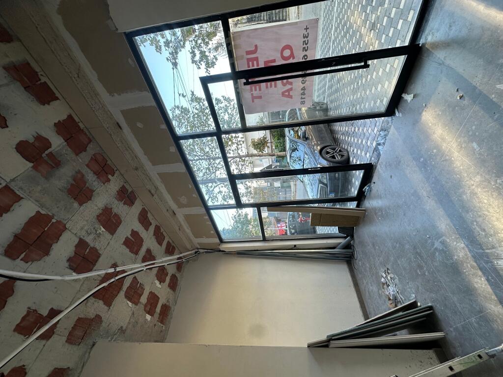 Ambjent biznesi me qera Bathore (Hotel Troci)