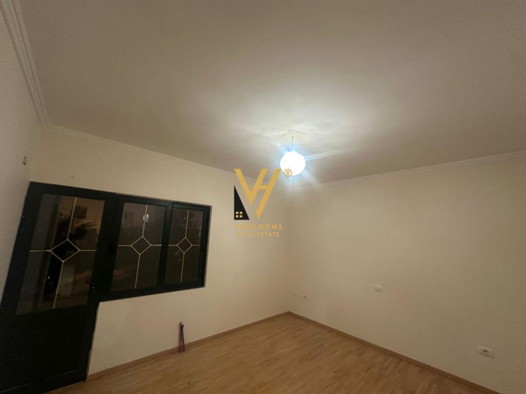 VENDITA DI EDIFICIO COMMERCIALE 456 M2 AL LAGO ASCIUTTO, VIA EDUARD MANO 1.240.000 EURO