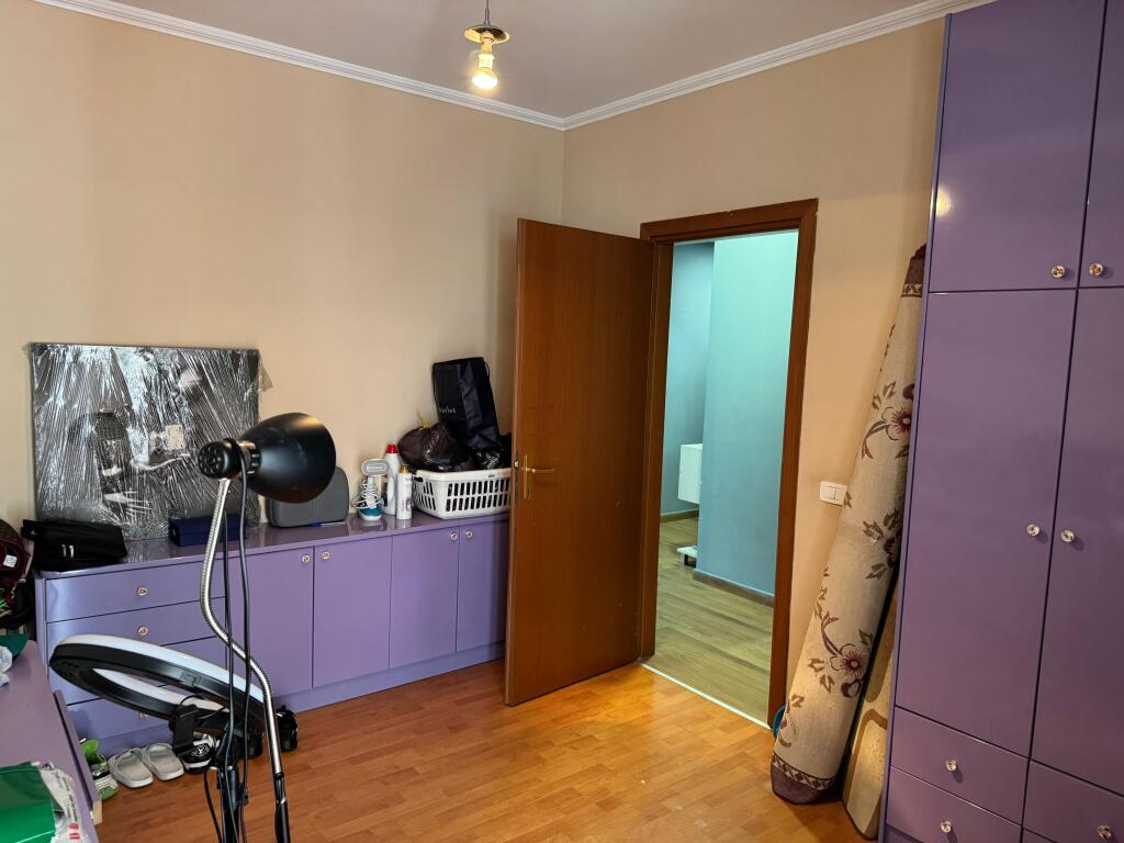 Apartament 2+1 per shitje tek Kristal Center.