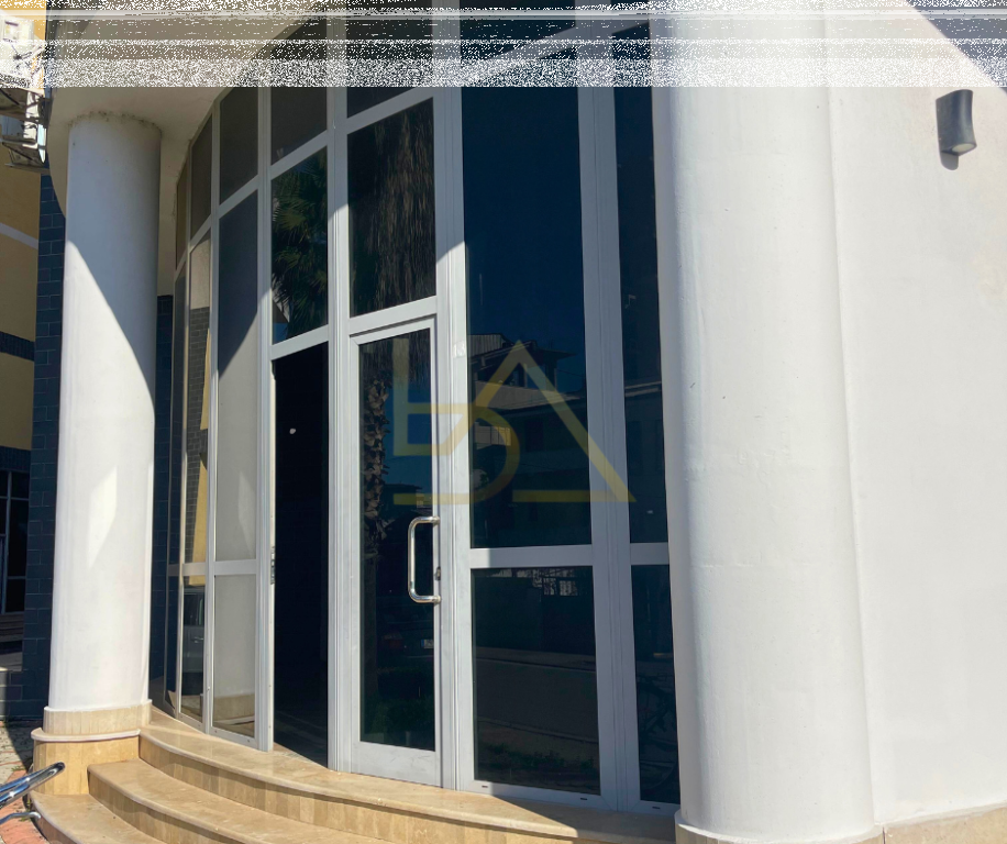 Shitet Ambient Biznesi në Plazh, Durrës