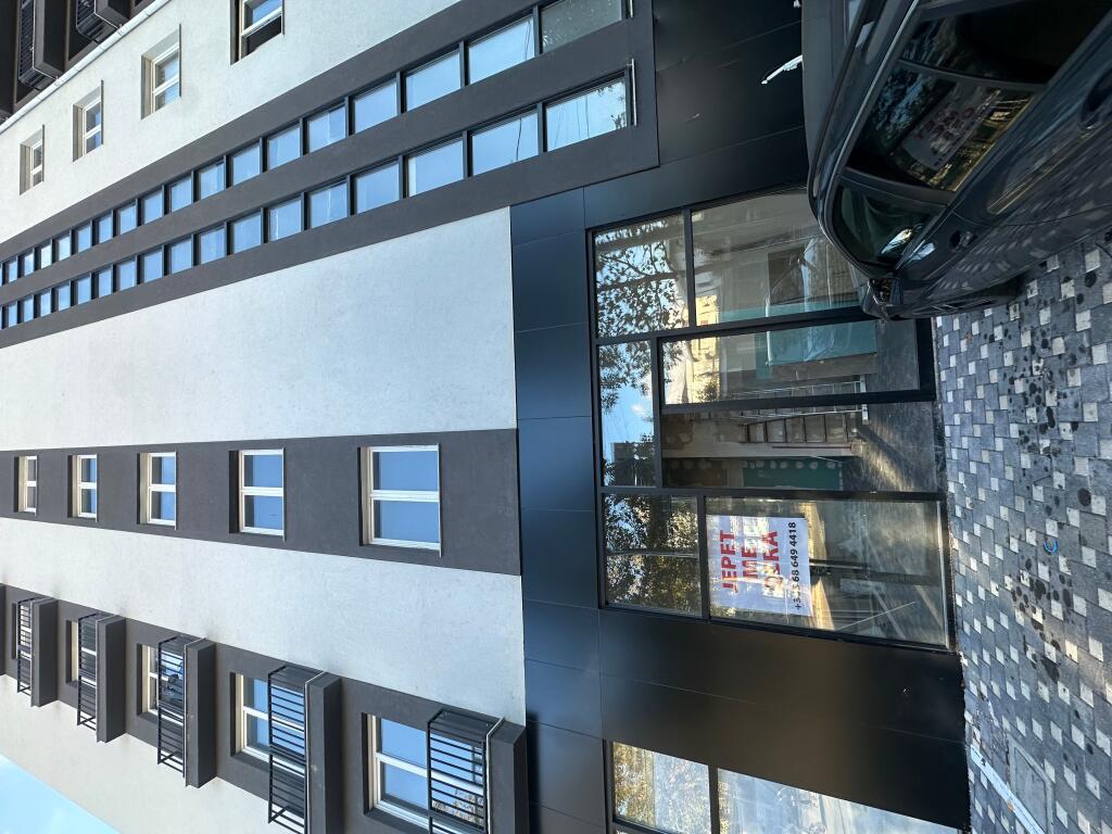 Ambjent biznesi me qera Bathore (Hotel Troci)