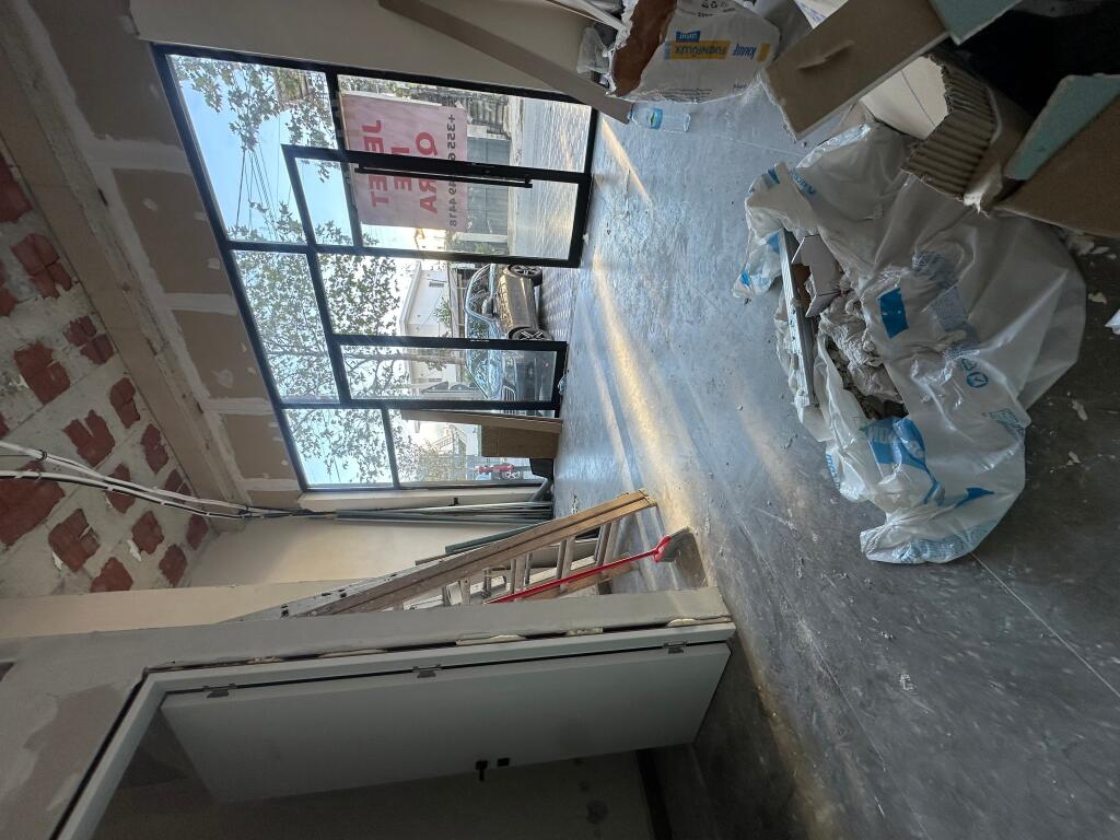 Ambjent biznesi me qera Bathore (Hotel Troci)