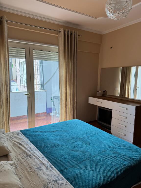 Apartament 2+1 per shitje tek Kristal Center.