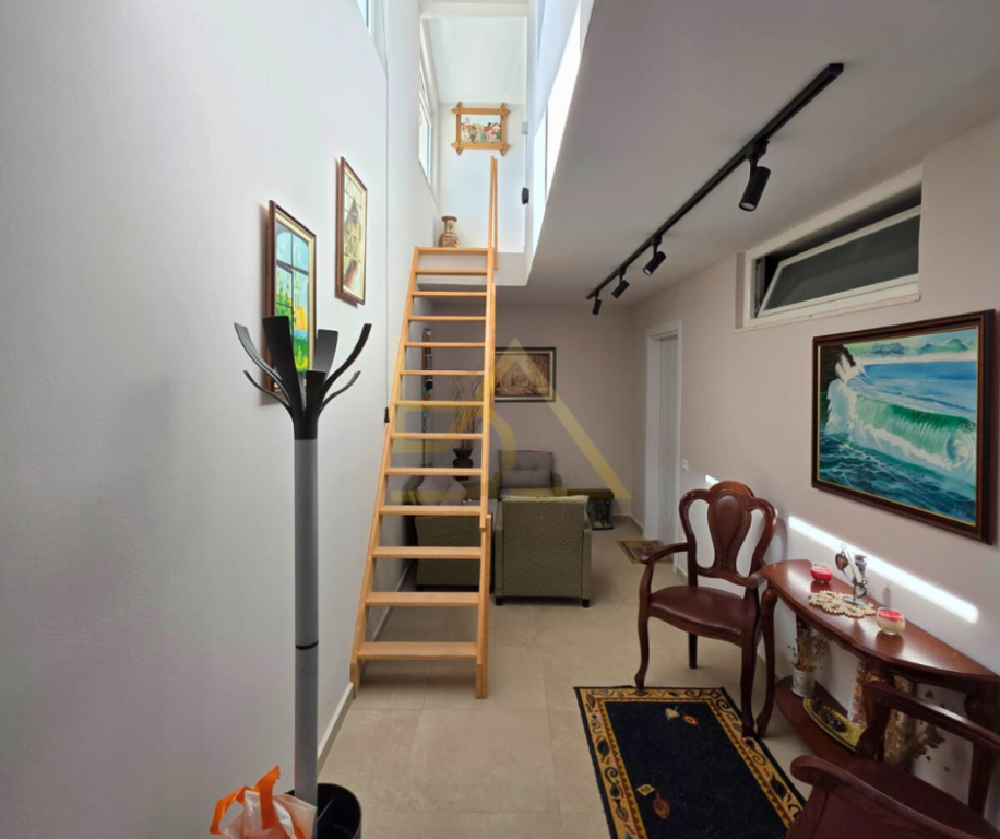 Jepet me Qira Duplex – Durrës, Plazh 13