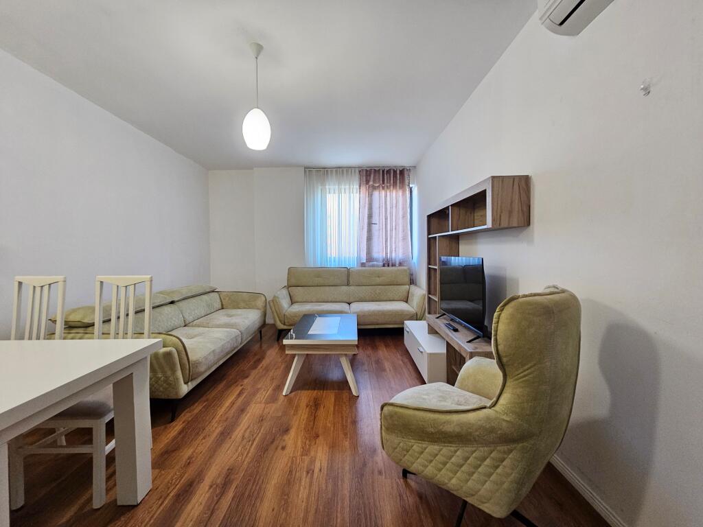 Jepet me qira apartament 2+1 tek kompleksi Future Home, Astir