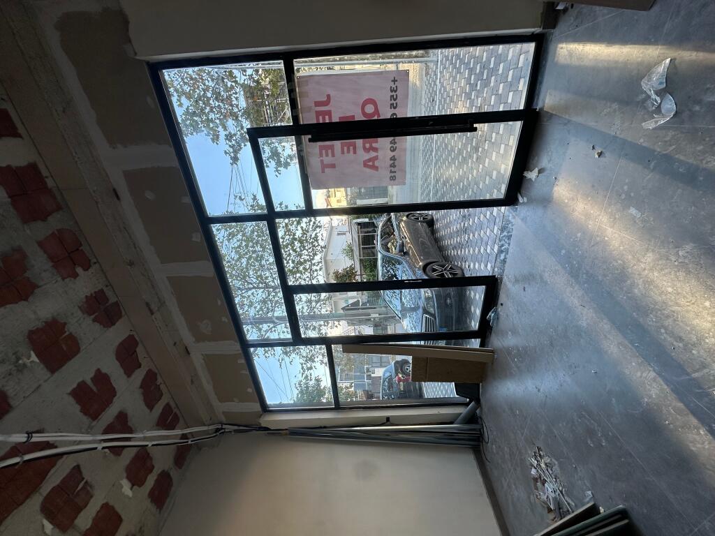 Ambjent biznesi me qera Bathore (Hotel Troci)