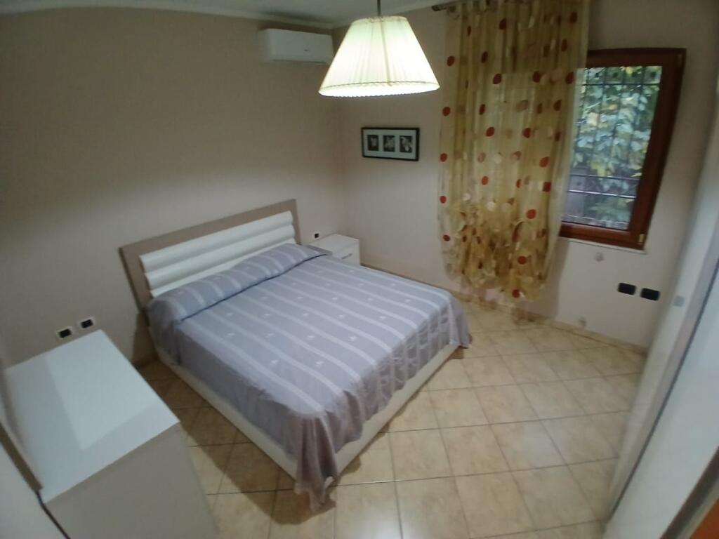 Jepet me qera  Apartament 2+1 ne MEDRESE